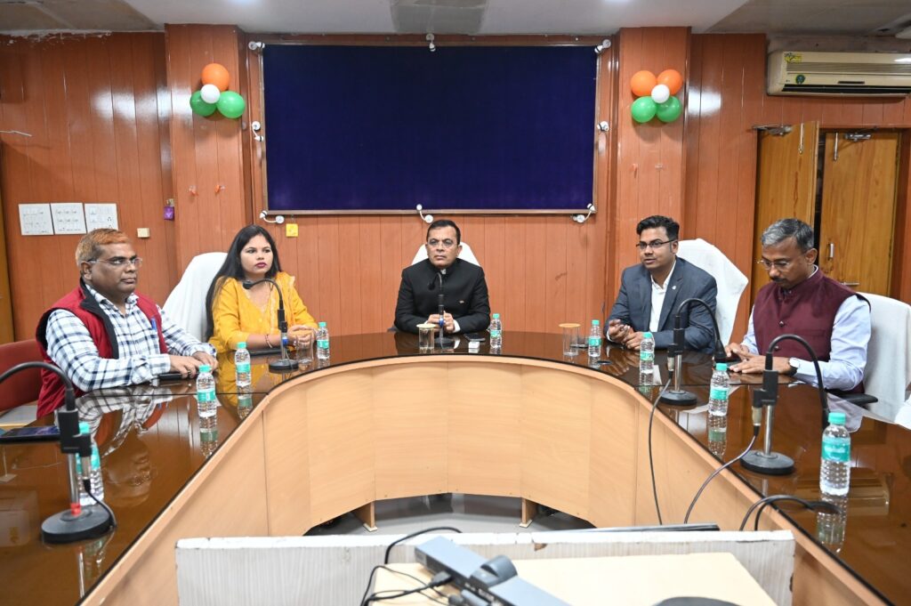 57d7c0f1 8c76 4624 b840 073818739896